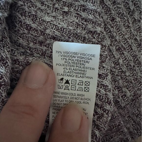 Lucky Brand Long Bell Sleeve Knit sweater in Pink - Size M - Picture 5 of 5